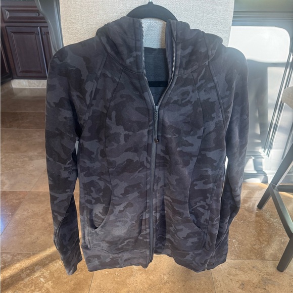 Lululemon Black Camo Jacket - Picture 1 of 3